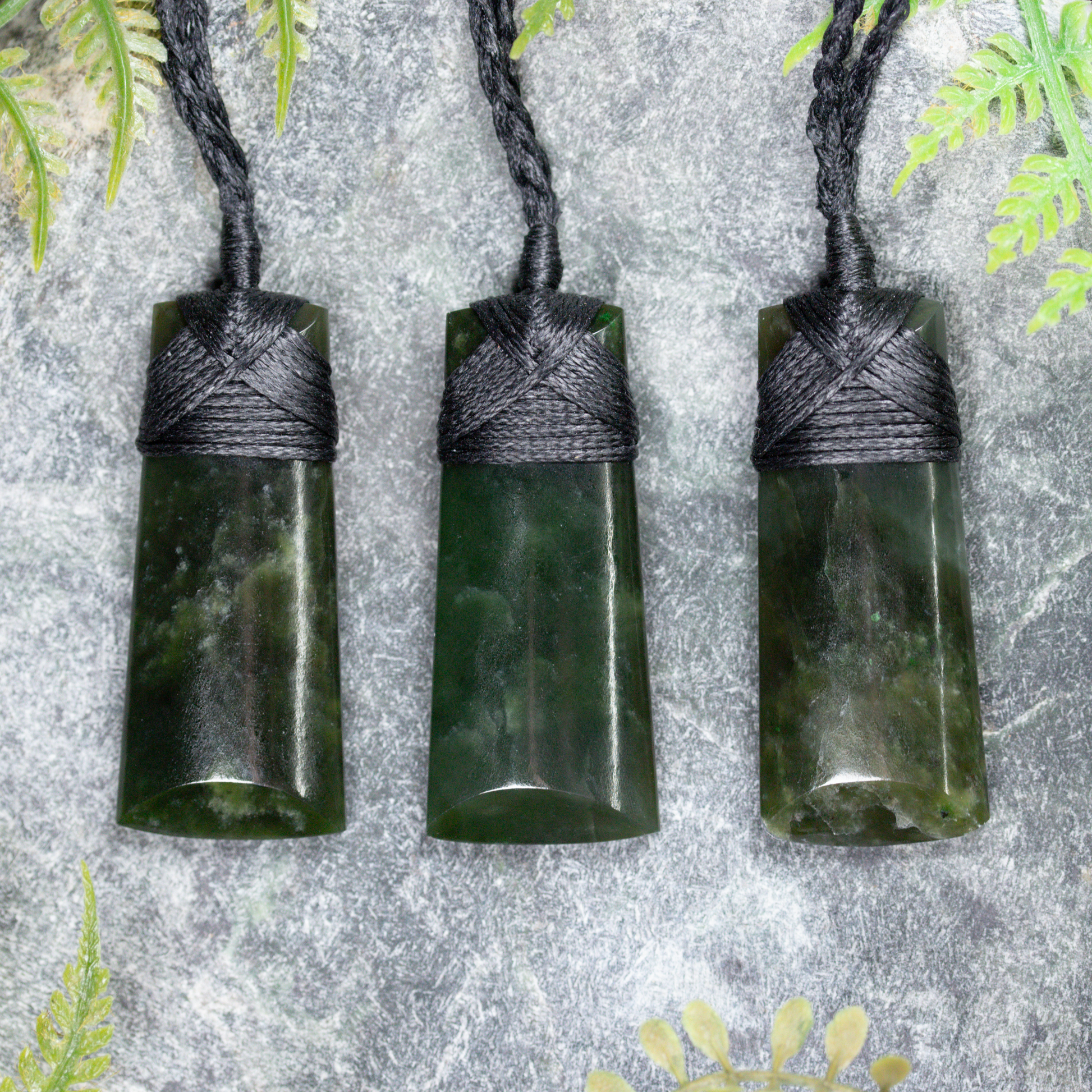 NZ Greenstone XSmall Toki Pendant Kawakawa Pounamu