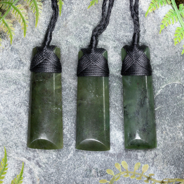 NZ Greenstone Small Toki Pendant Rimu Pounamu