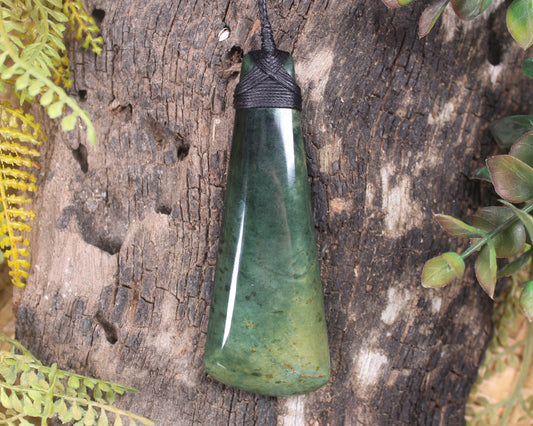 Toki or Adze Pendant carved from Flower Jade Pounamu - NZ Greenstone