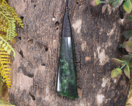 Kawakawa Pounamu Toki