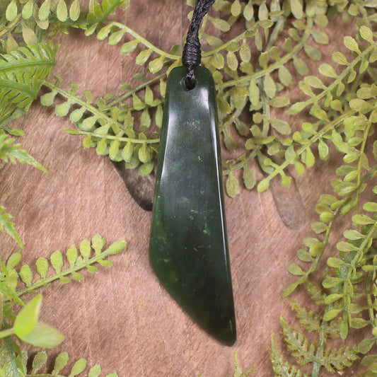Kawakawa Pounamu Toki
