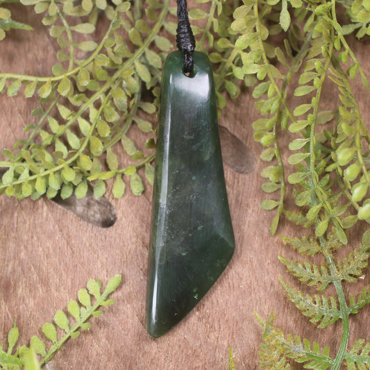 Kawakawa Pounamu Toki