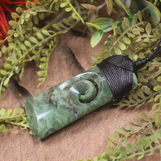 Hapopo Pounamu Toki with Koru - NZ Greenstone