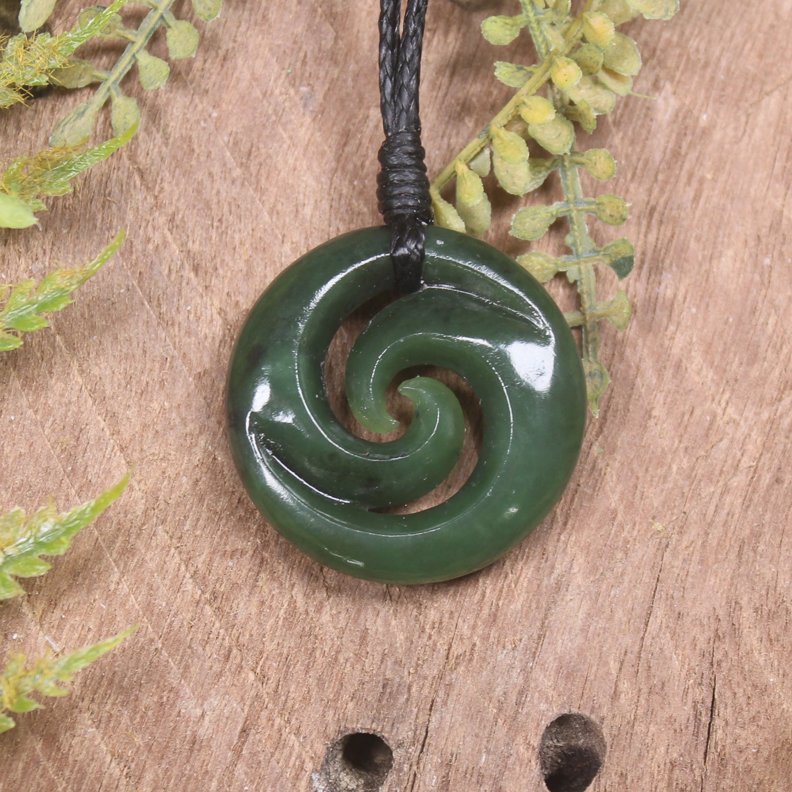 Kawakawa Pounamu Koru