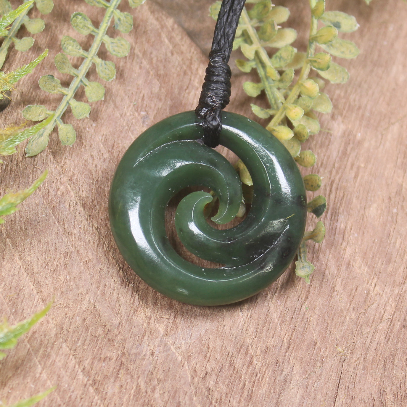 Kawakawa Pounamu Koru