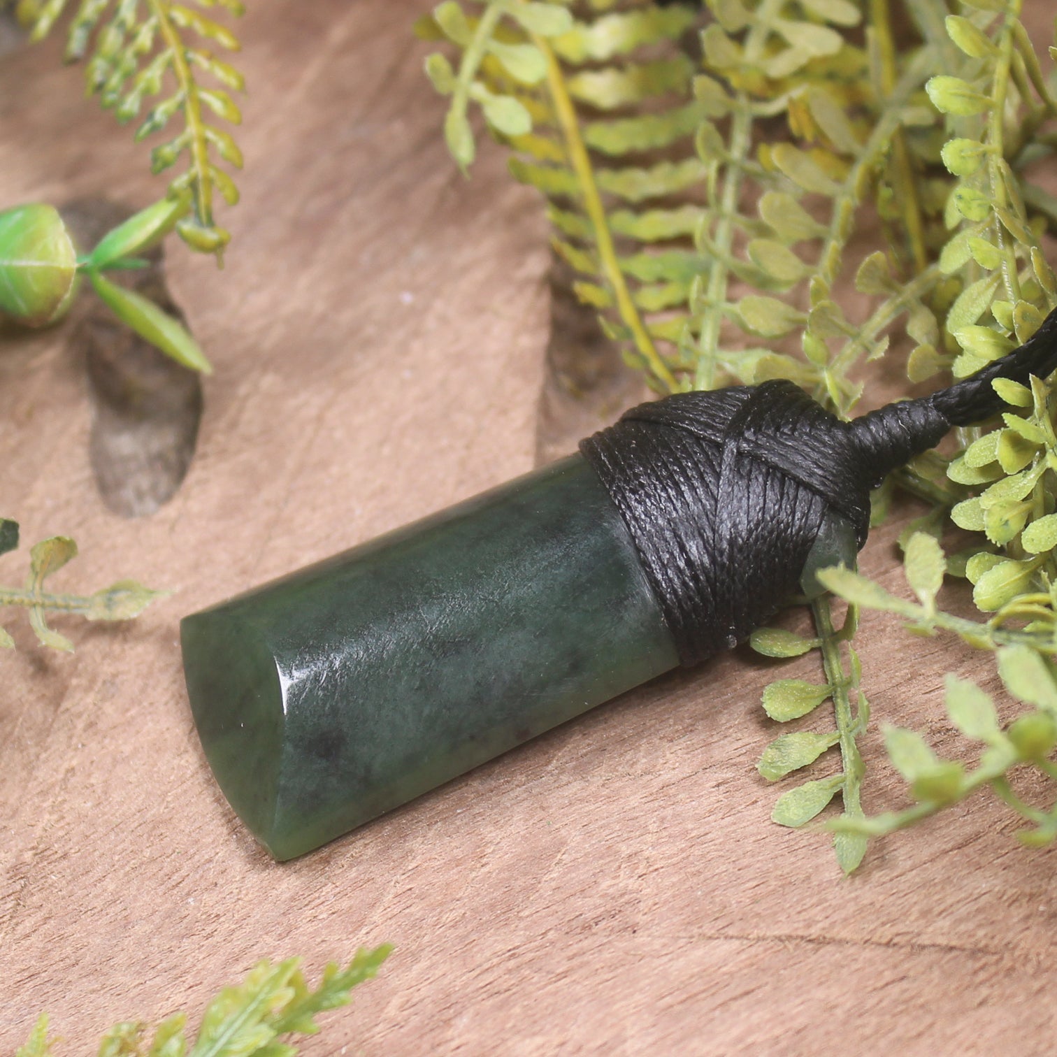 Rimu Pounamu Toki - NZ Greenstone