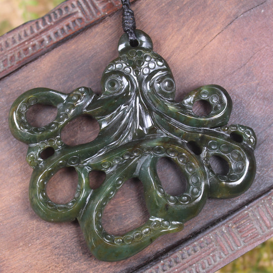 Te Wheke or Octopus Pendant carved from Rimu Pounamu - NZ Greenstone