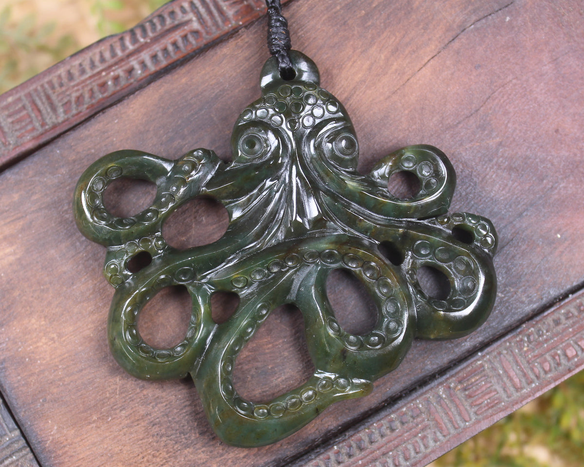 Te Wheke or Octopus Pendant carved from Rimu Pounamu - NZ Greenstone
