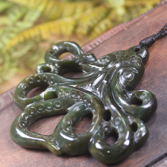 Te Wheke or Octopus Pendant carved from Rimu Pounamu - NZ Greenstone