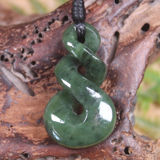 Twist carved from Kawakawa Pounamu - NZ Greenstone