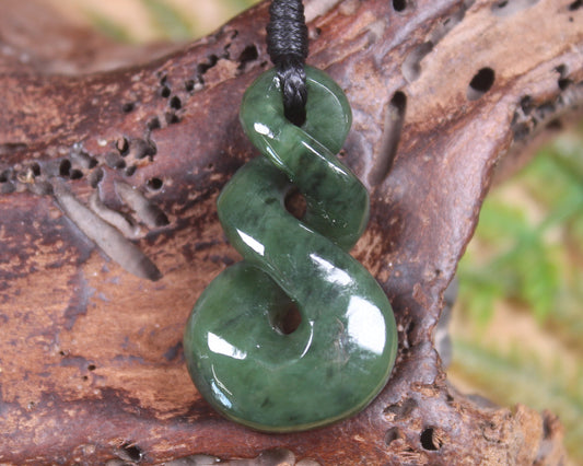 Twist carved from Kawakawa Pounamu - NZ Greenstone