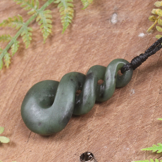 Twist or Pikorua carved from Hapopo Pounamu - NZ Greenstone