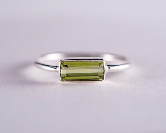 Green Tourmaline Sterling Silver Ring US8 (BM595)