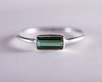 Green Tourmaline Sterling Silver Ring US8 (BM598)