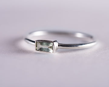 Green Tourmaline Sterling Silver Ring US8 (BM600)