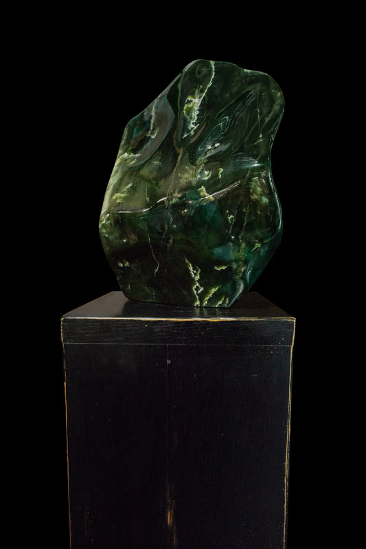 NZ Greenstone Freeform Sculpture (BH302) Kawakawa Pounamu
