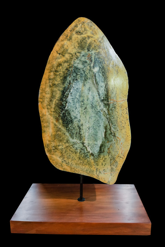 NZ Serpentine Sculpture (BH303)