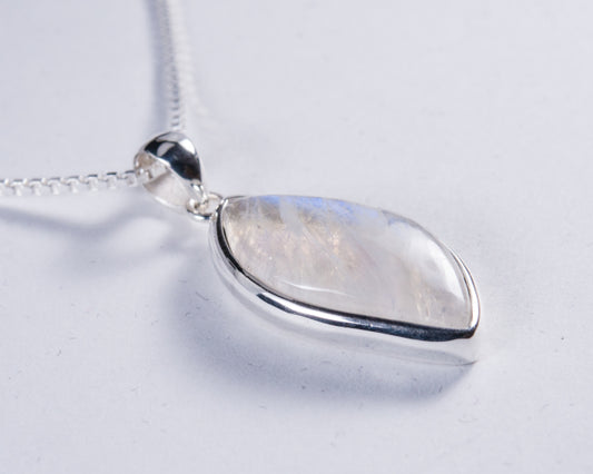 Rainbow Moonstone Sterling Silver Pendant (AH878)