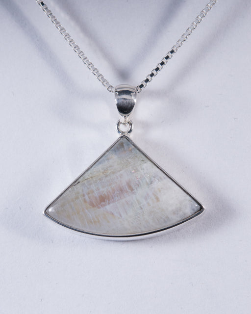 Rainbow Moonstone Sterling Silver Pendant (AH811)