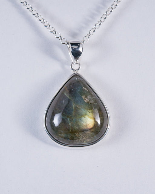 Labradorite Sterling Silver Pendant (AH828)