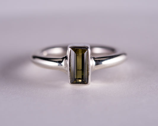 Green Tourmaline Sterling Silver Ring US6 (S625)
