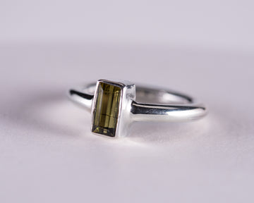 Green Tourmaline Sterling Silver Ring US6 (S625)