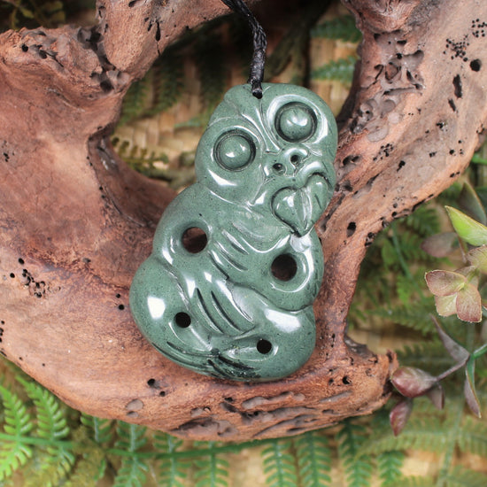 Hei Tiki carved from NZ Pakohe or Argillate