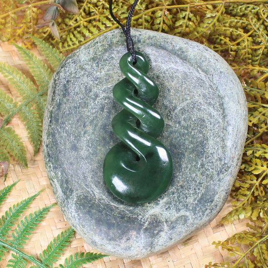 Twist or Pikorua carved from Hapopo Pounamu - NZ Greenstone