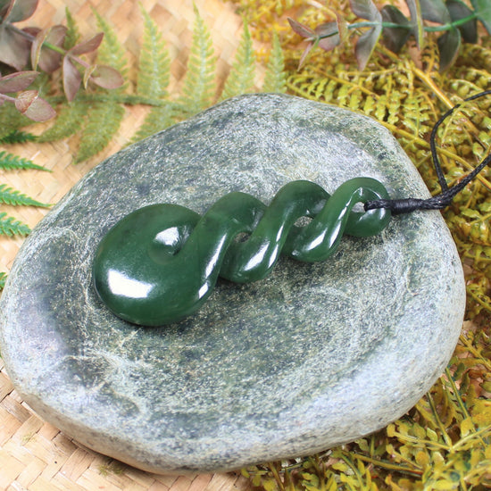 Twist or Pikorua carved from Hapopo Pounamu - NZ Greenstone