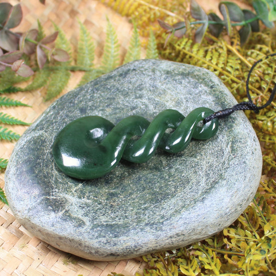 Twist or Pikorua carved from Hapopo Pounamu - NZ Greenstone