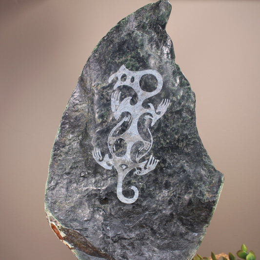 Serpentine Pounamu Sculpture - NZ Greenstone