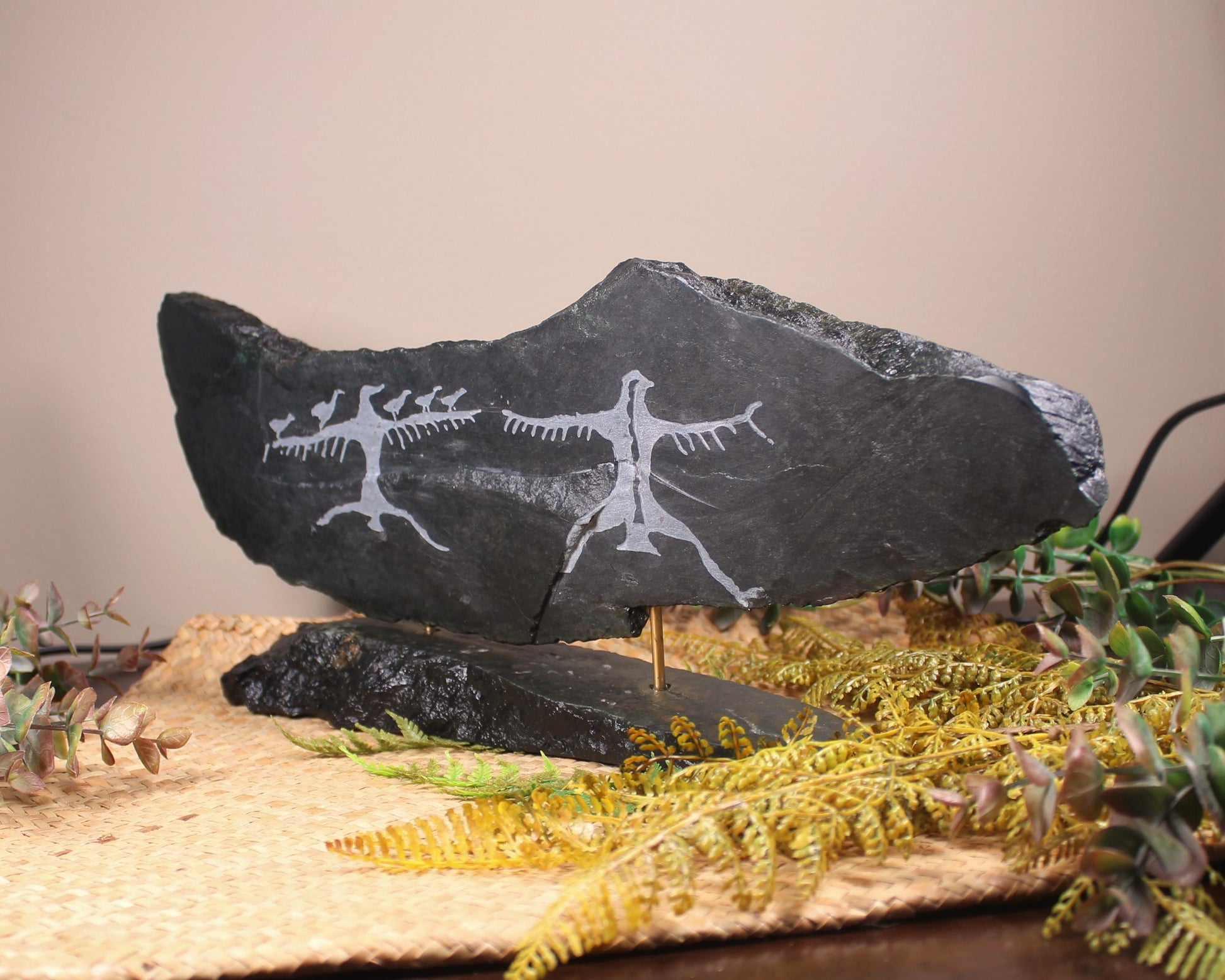 Serpentine Pounamu Sculpture - NZ Greenstone