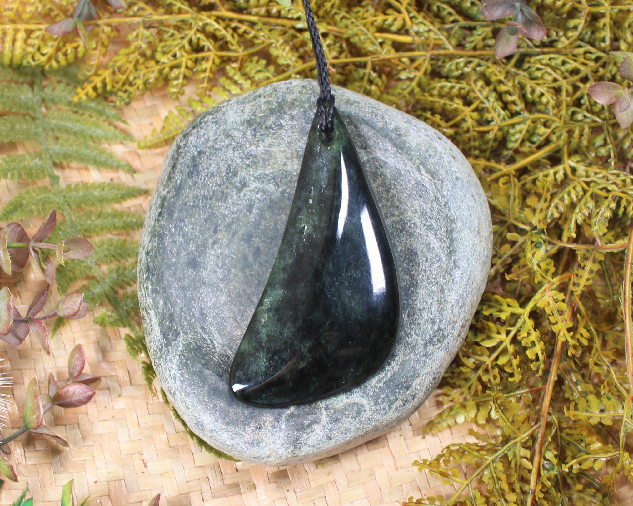 Roimata Teardrop carved from Kawakawa Pounamu - NZ Greenstone