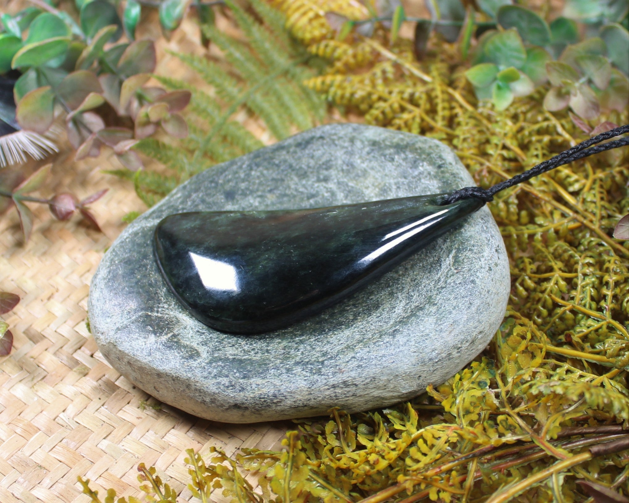 Roimata Teardrop carved from Kawakawa Pounamu - NZ Greenstone