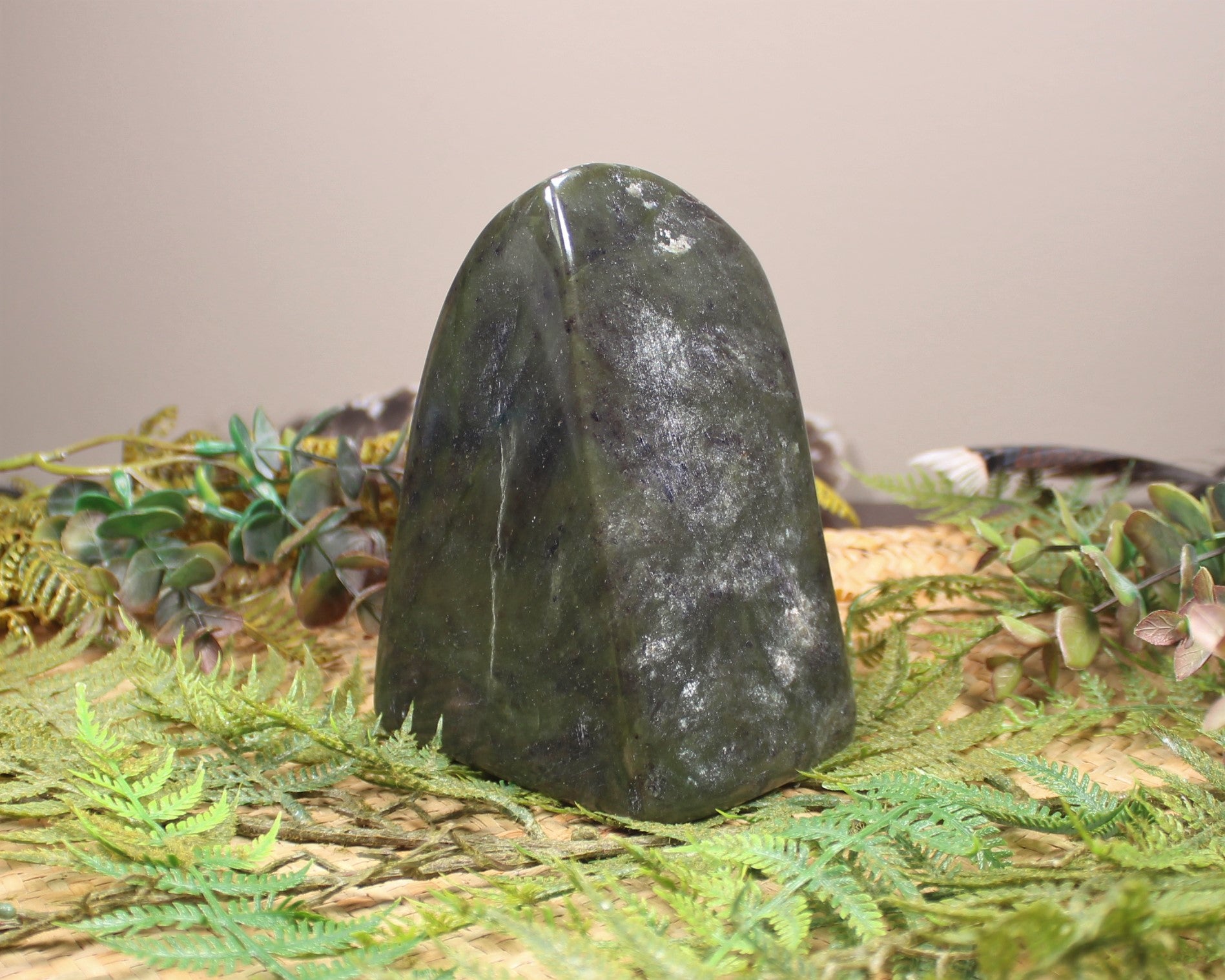 NEW ZEALAND GREENSTONE FREEFORM SCULPTURE - Kawakawa Pounamu - A678 ...