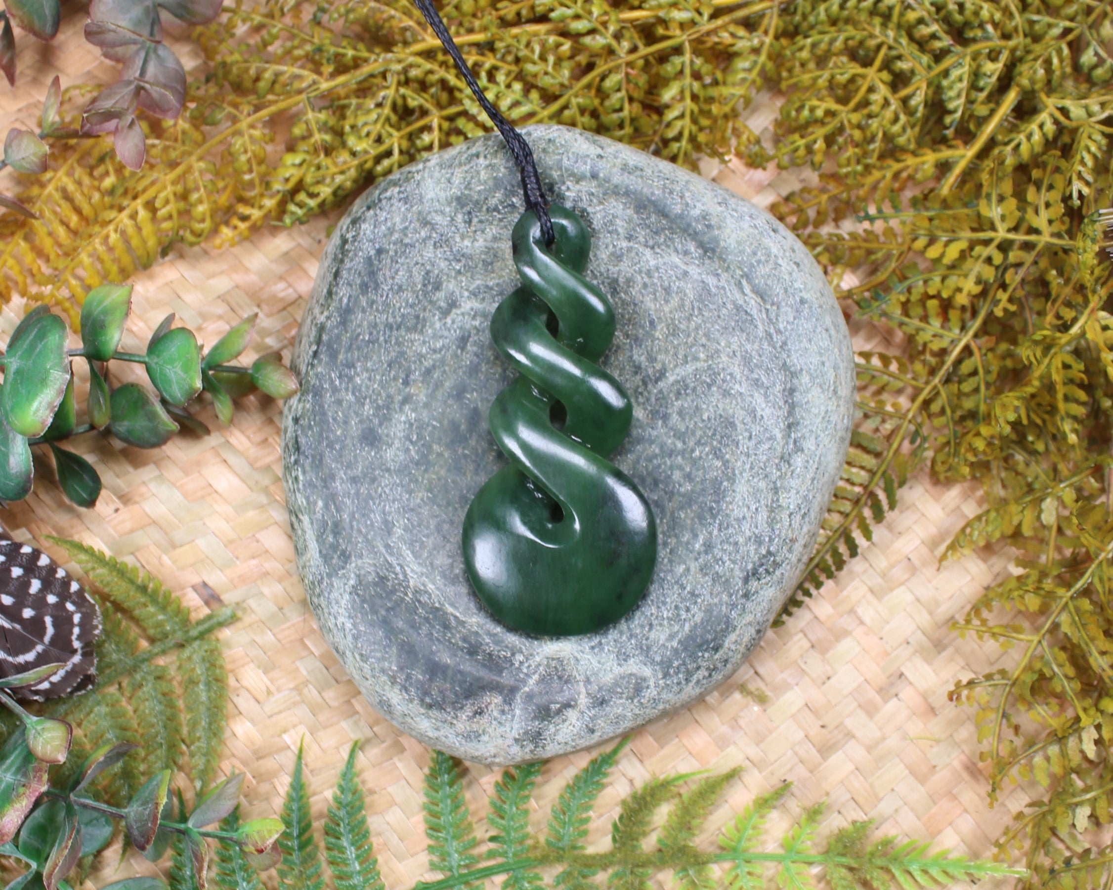 Twist or Pikorua carved from Rimu Pounamu - NZ Greenstone