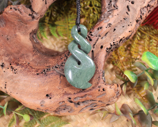 Twist or Pikorua carved from NZ Pakohe
