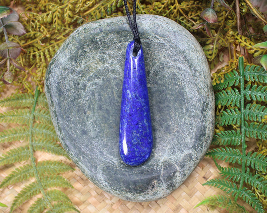 Roimata or Teardrop carved from Lapis Lazuli