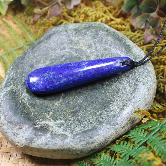 Roimata or Teardrop carved from Lapis Lazuli