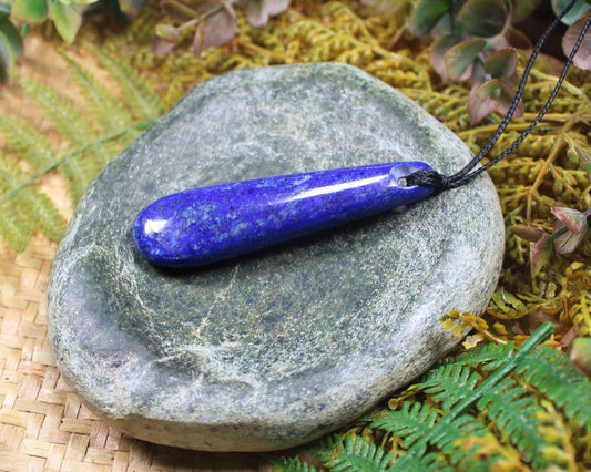 Roimata or Teardrop carved from Lapis Lazuli