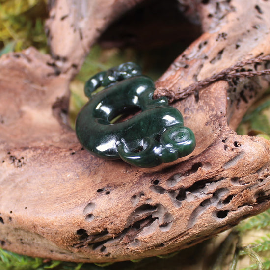 Pekapeka Pendant carved from Kawakawa Pounamu - NZ Greenstone