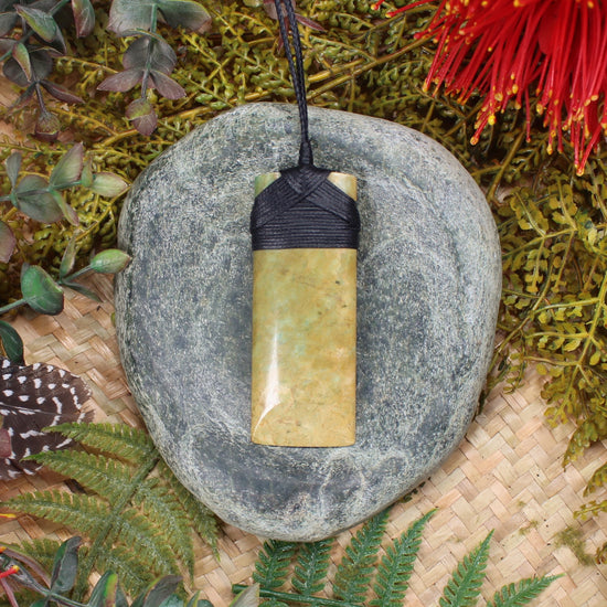 Toki or Adze Pendant carved from Flower Jade Pounamu - NZ Greenstone