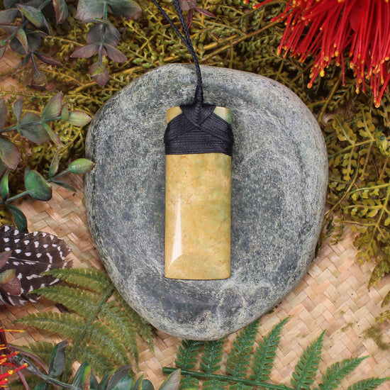 Toki or Adze Pendant carved from Flower Jade Pounamu - NZ Greenstone