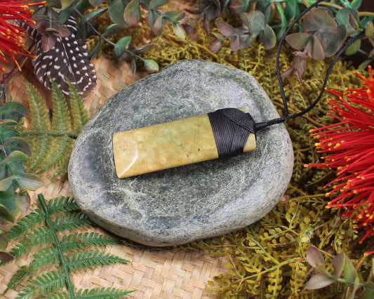 Toki or Adze Pendant carved from Flower Jade Pounamu - NZ Greenstone