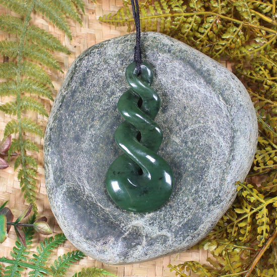 Twist or Pikorua carved from Hapopo Pounamu - NZ Greenstone