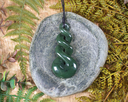 Twist or Pikorua carved from Hapopo Pounamu - NZ Greenstone