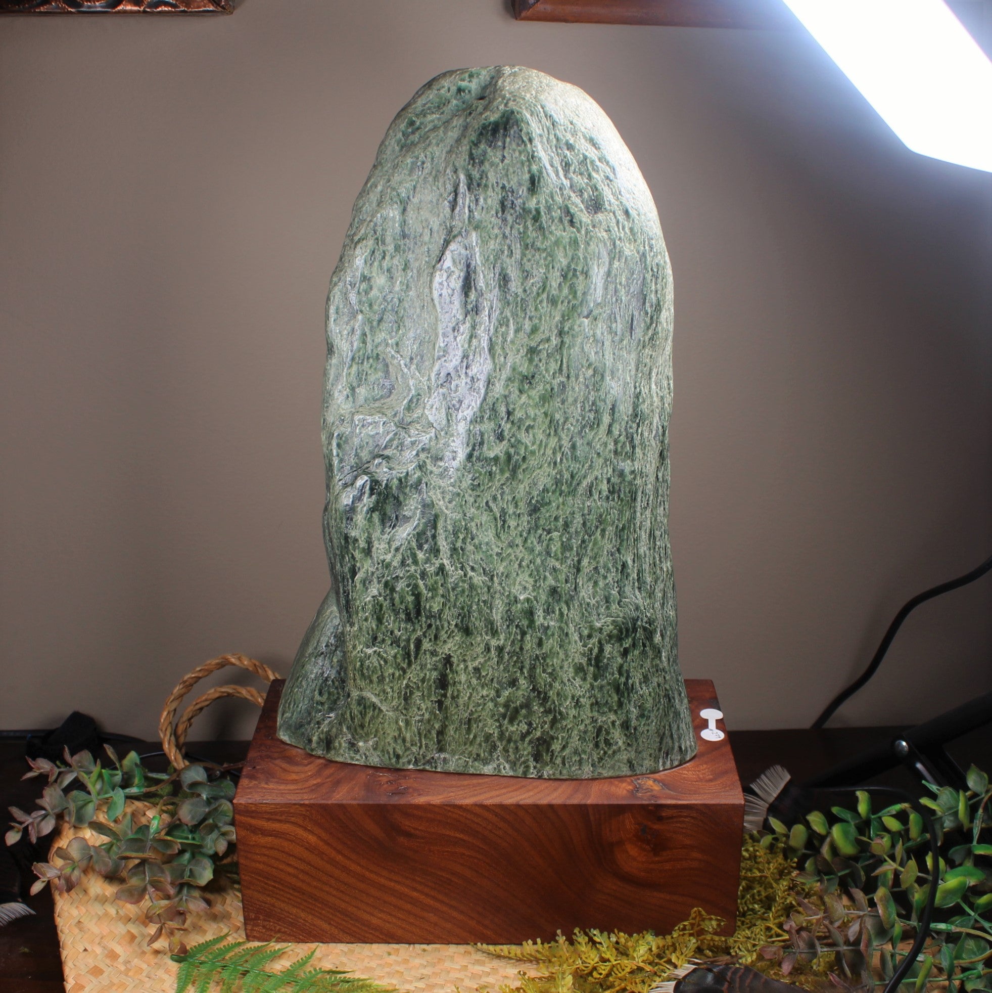 NZ Greenstone Freeform Sculpture (A279) Kawakawa Pounamu