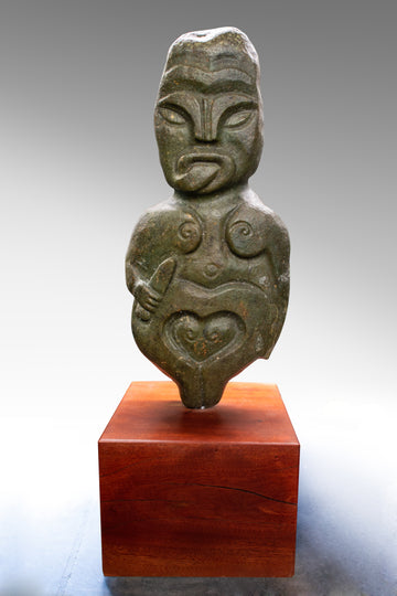 NZ SERPENTINE SCULPTURE AROHA (A277)